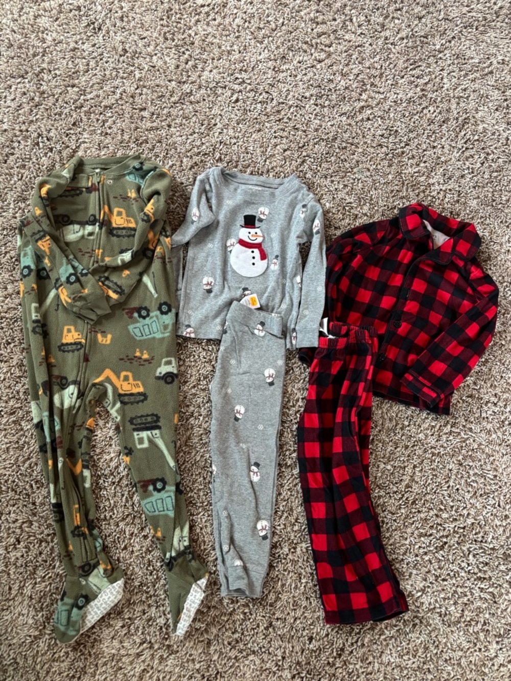 3t 3 Sets toddler pajamas - Green Construction, Gray Snowman, Red Buffalo Plaid